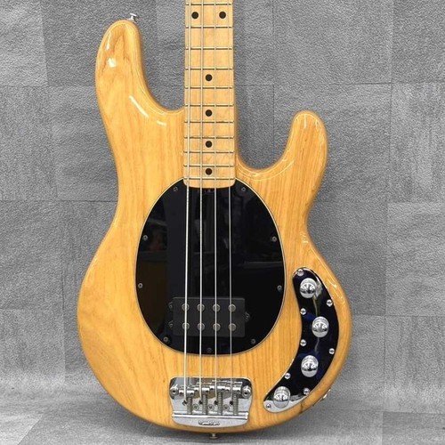Ernie ball musicman stingray - ernie,