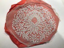 Dentelle fond de coiffe ancienne brodée main Vers 1900