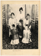 Burma, Mawlamyine, The Misses Wilcox vintage silver print Tirage argentique d'