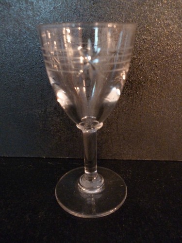 Verre liqueur ancien ciselé - verre,