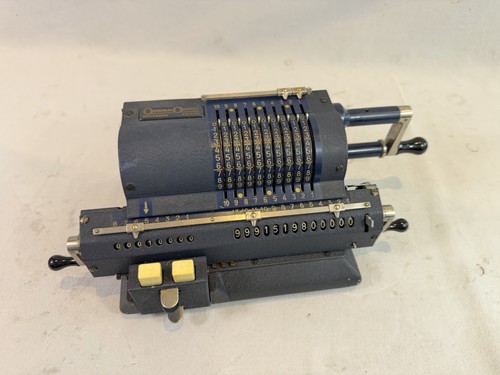Ancienne machine calculer - ancienne,