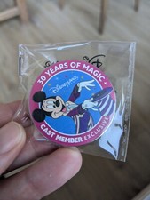 Pin’s Disney Cast Member 30