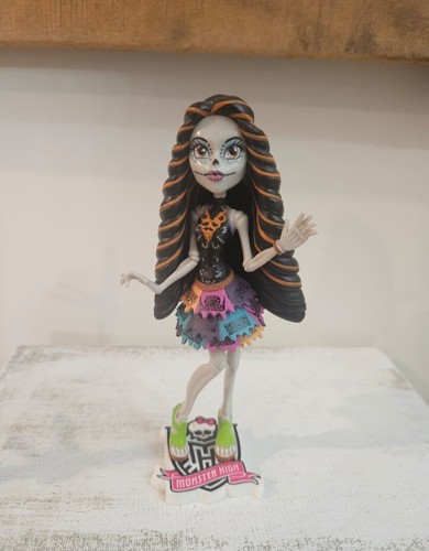 Monster high magazine figure - monster,