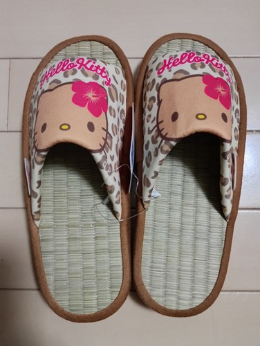 Chaussons chambre sanrio - de,