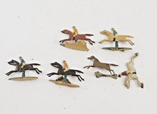 Lot de 6 chevaux avec jockey métal ancien pour restauration