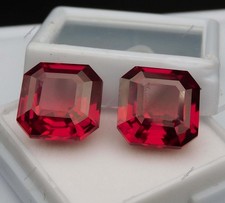 Paire de pierres précieuses