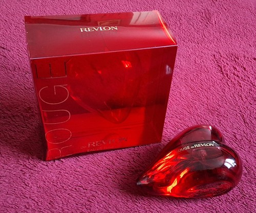 Revlon eau toilette rouge - :,