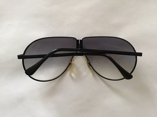 Paire lunettes soleil - lunettes,