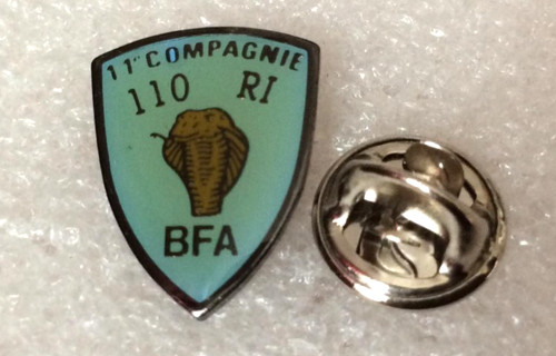 Pin vintage armée à - pin's,