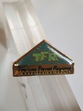 PINS PIN'S BATEAUX / PENICHE / TOURISME FLUVIAL / REGION NORD PAS DE CALAIS