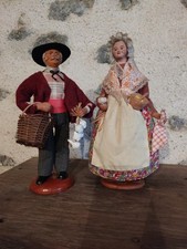 COUPLE DE SANTONS: lui, DE VILLAINE "marchand d'ail" / elle: ESCOFFIER "aioli"