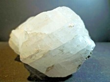 MINÉRAUX.   FLUORINE (FLUORITE) BLANCHE.  FLUO ROSE.   Isère, FRANCE.  Géologie 