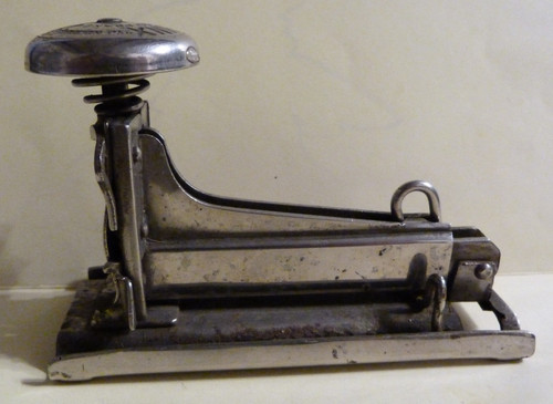 Ancienne agrafeuse sphynx - ancienne,