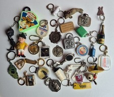 JOLI LOT DE PORTE CLÉS ANCIEN TRÈS BON ÉTAT MICHELIN CHAMPAGNE AVIA (1)