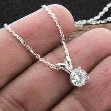 Collier pendentif solitaire