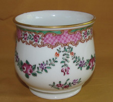 Petit pot en porcelaine Vieux