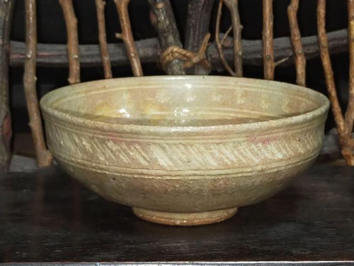 Très ancien bol - à, en