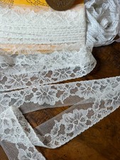 VERITABLE DENTELLE DE CALAIS France -  fine bordure fleurs - 6 mètres x 4.5 cm