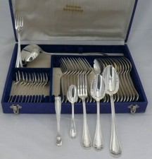 Boulenger modèle Louis XV Rocaille, ménagère de 39 pièces en métal argenté.