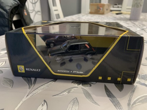 Universal hobbies renault - 1/43,
