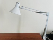Lampe d'atelier articulée