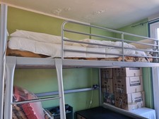 Lit mezzanine 2 pers IKEA -armature métal gris - Bon état 