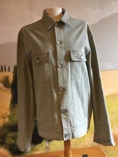 Veste jean LACOSTE couleur vert de gris taille 40/42 en très bon état.
