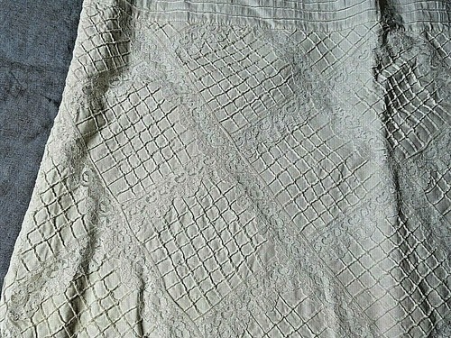 Jupon ancien dentelle losanges