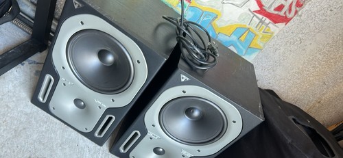 Behringer truth b2031 active - truth,
