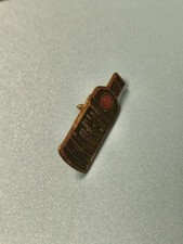 Vintage pin's bouteille alcool