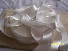 ANCIEN RUBAN EN SATIN DOUBLE FACE. SPLENDIDE. HAUT DE GAMME. Blanc. N°118
