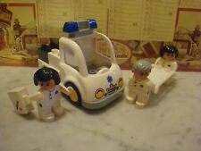 R32/ LEGO DUPLO AMBULANCE HOPITAL VOITURE