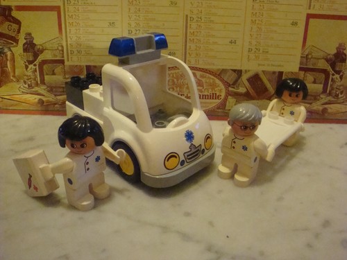R32 lego duplo ambulance - lego,