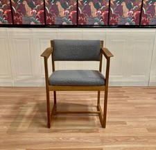 FAUTEUIL DESIGN ET ESTAMPILLE