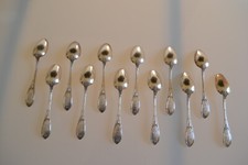 12 CUILLERES DE TABLE METAL