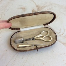 Paire de Ciseaux Poinçon et