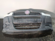 enjoliveur pare-choc avant