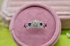 Jolie bague de mariage saphir