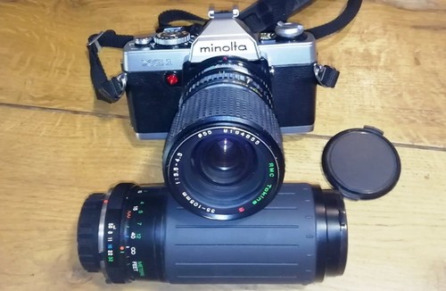 Appareil photo ancien réflex
