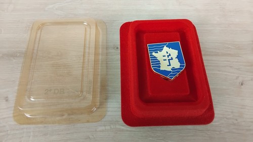 Insigne militaire éditions