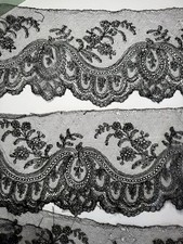 DENTELLE ANCIENNE -VOLANTS EN