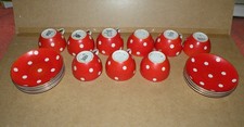 LOT DE 9 TASSES A CAFE DIGOIN SARREGUEMINES ROUGE A POIS BLANC AVEC SOUS TASSES