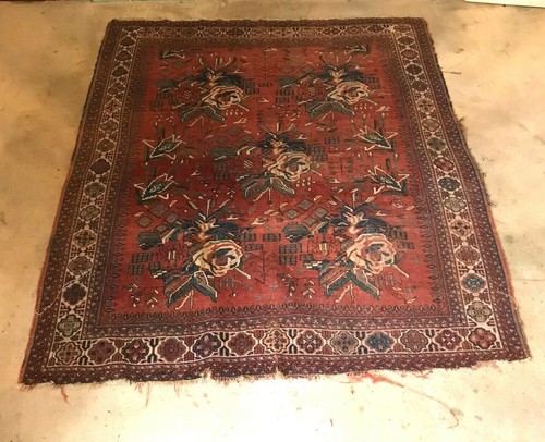 Tapis orient à décor - à,