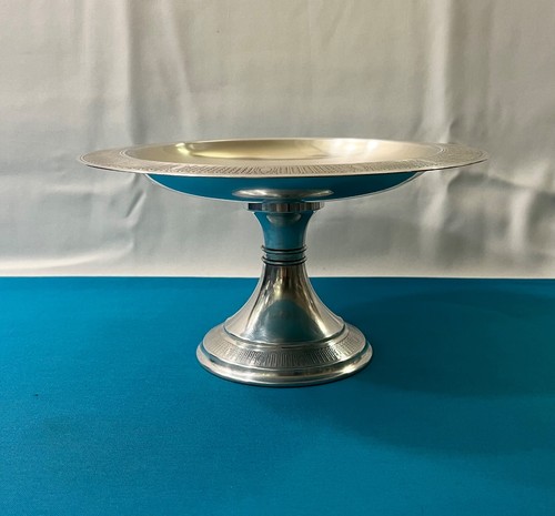 Coupe sur pied - , métal