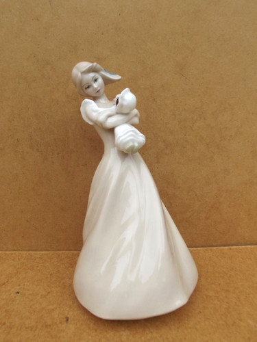 Figurine femme porcelaine - figurine,