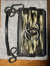 Sac à main CHANEL modèle BOY