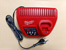 Chargeur MILWAUKEE 12V Li-Ion