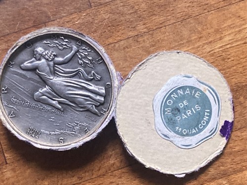 Rare medaille porte - medaille, avions