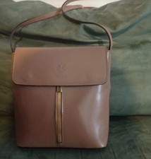 Jolie sac a bandoulière jean louis scherrer en cuire camel