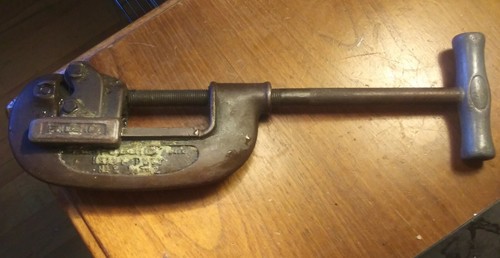Antique ridgig heavy duty pipe - heavy,